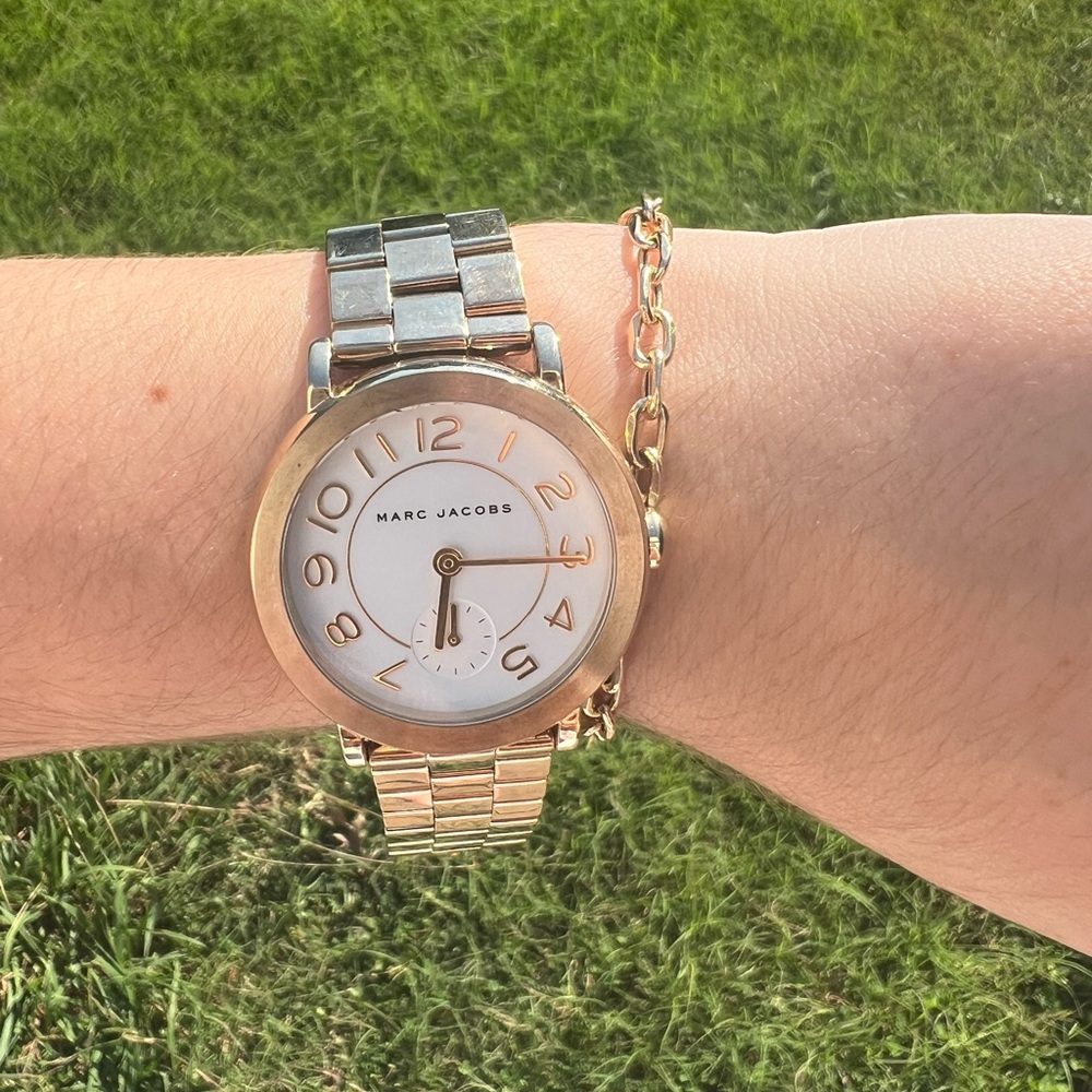 Marc Jacobs MJ3470 Riley White Dial Gold Tone Stainless Steel Women's Watch
